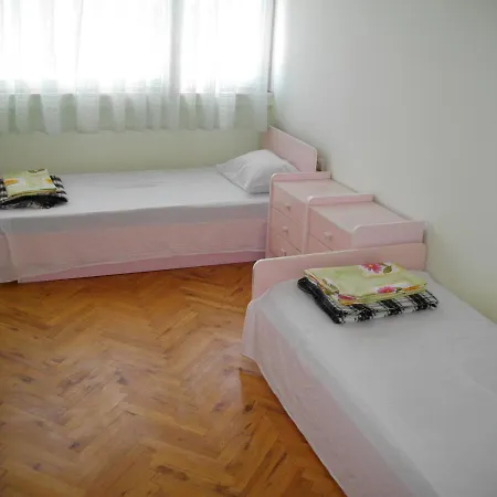 Stadiona Apartment *